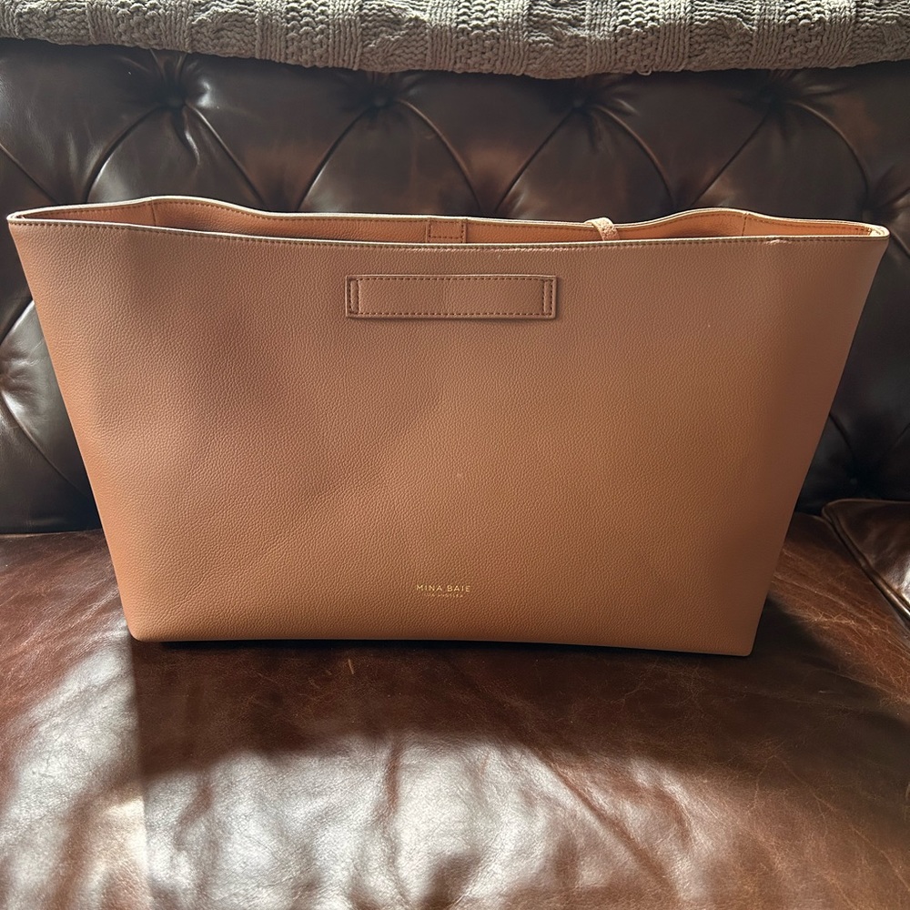 Mina Baie Organizer BNWT!